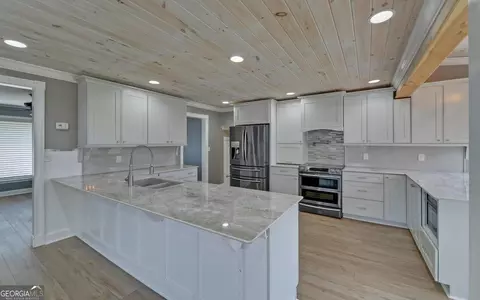 Kitchen - 385 Acre Ests, Toccoa, GA 30577 photo 3 of 6