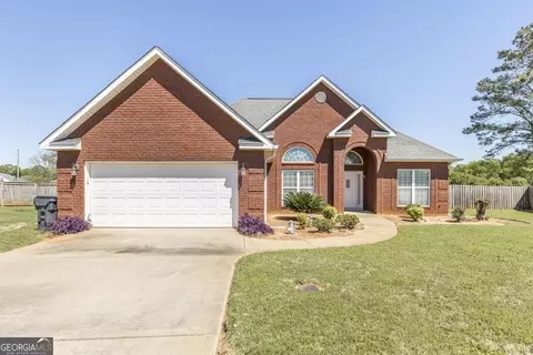 132 Emberly Ln, Warner Robins, GA 31088