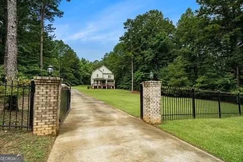 7515 Petersburg Rd, Fairburn, GA 30213