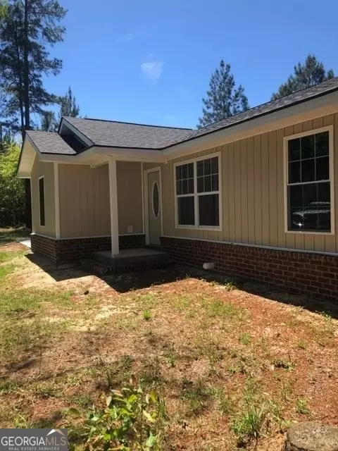 927 Freddie Joyce Clay Rd, Collins, GA 30421