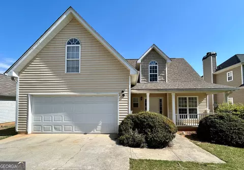 91 Harbour Lake Dr, Fayetteville, GA 30215