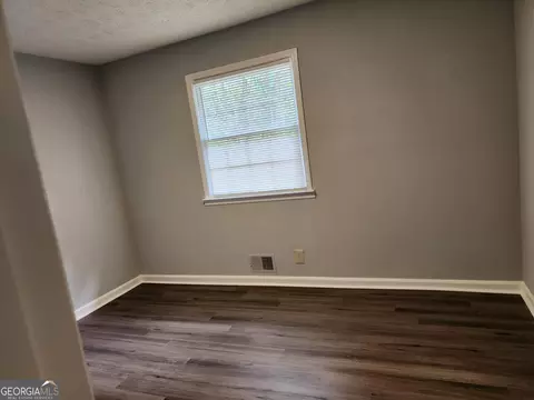 2560 Castile Dr, Morrow, GA 30260 photo 8