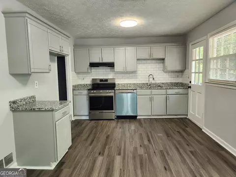 2560 Castile Dr, Morrow, GA 30260 photo 6
