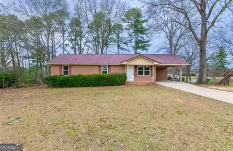 149 Sims St, Winder, GA 30680