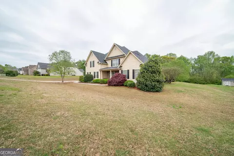 Exterior - 134 Hamilton Lake Dr, Lagrange, GA 30241 photo 3 of 15