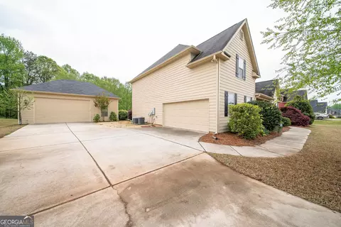 Exterior - 134 Hamilton Lake Dr, Lagrange, GA 30241 photo 6 of 15