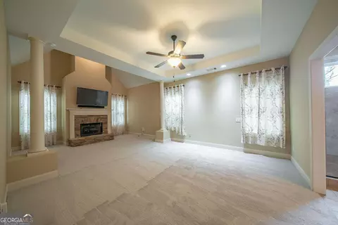 Living - 134 Hamilton Lake Dr, Lagrange, GA 30241 photo 5 of 7