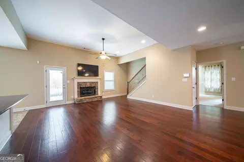 Living - 134 Hamilton Lake Dr, Lagrange, GA 30241 photo 2 of 7