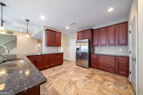 Kitchen - 134 Hamilton Lake Dr, Lagrange, GA 30241 photo 3 of 7