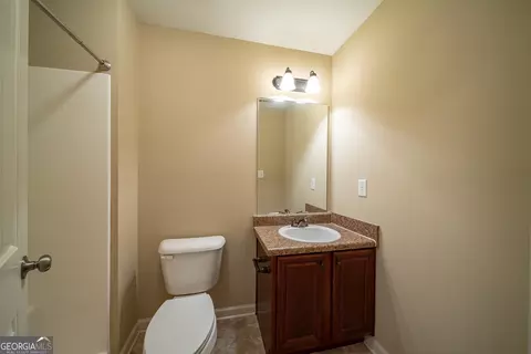 Bath - 134 Hamilton Lake Dr, Lagrange, GA 30241 photo 5 of 8