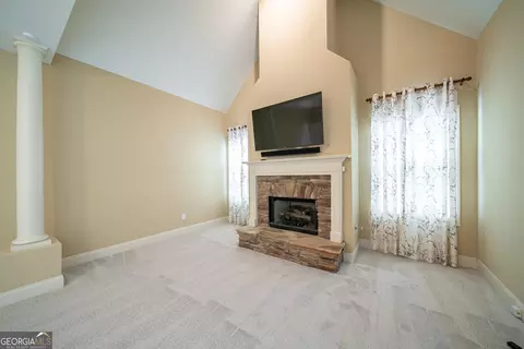 Living - 134 Hamilton Lake Dr, Lagrange, GA 30241 photo 6 of 7