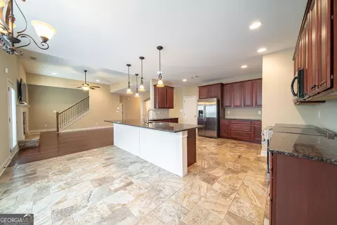 Kitchen - 134 Hamilton Lake Dr, Lagrange, GA 30241 photo 6 of 7