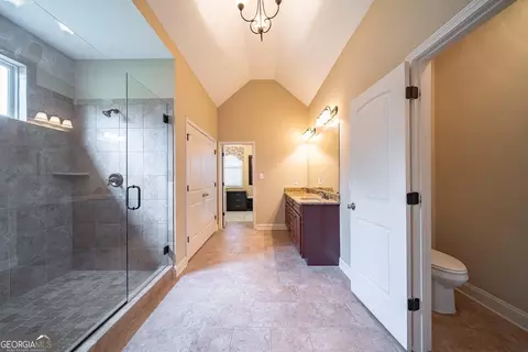 Bath - 134 Hamilton Lake Dr, Lagrange, GA 30241 photo 1 of 8