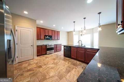Kitchen - 134 Hamilton Lake Dr, Lagrange, GA 30241 photo 1 of 7