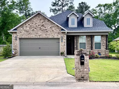 426 Legacy Park Dr, Perry, GA 31069