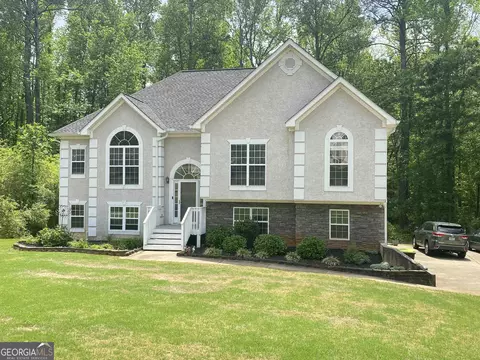 460 Barrington Grange Dr, Sharpsburg, GA 30277