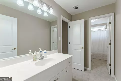 Bath - 308 Burnhill Ave, Evans, GA 30809 photo 4 of 6