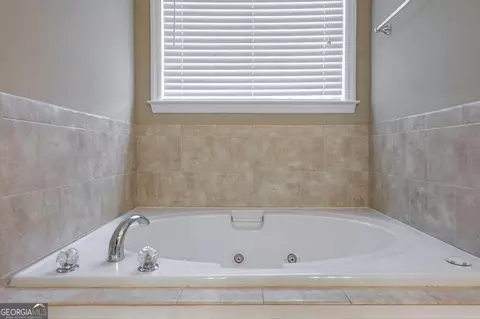 Bath - 308 Burnhill Ave, Evans, GA 30809 photo 3 of 6