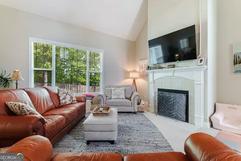 Living - 308 Burnhill Ave, Evans, GA 30809 photo 2 of 6