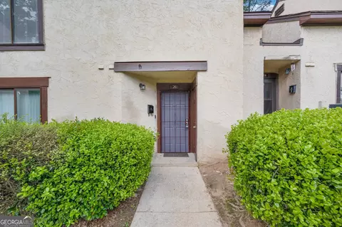 26 Tiburon Dr, Lithonia, GA 30038