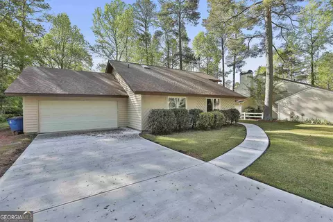 104 Holly Ct, Peachtree City, GA 30269