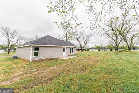 131 Colonial Dr, Cochran, GA 31014 photo 4