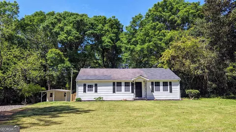 104 Old Airport Rd, Lagrange, GA 30240
