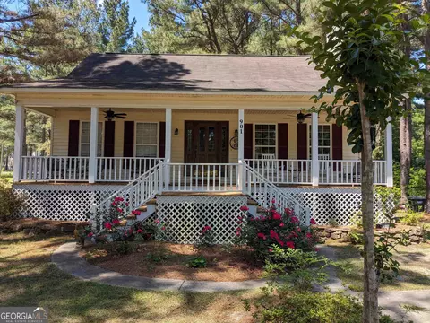 901 Travis Dr, Statesboro, GA 30461