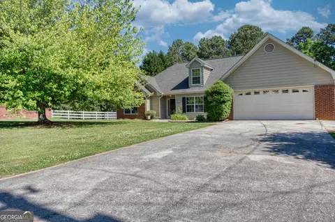 2800 Cove Crossing Dr, Lawrenceville, GA 30045
