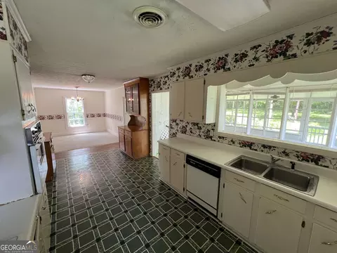 28 Eighth Ave, Mcrae-helena, GA 31055 photo 6