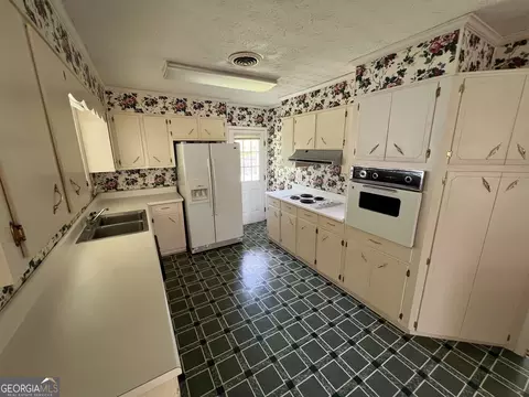 28 Eighth Ave, Mcrae-helena, GA 31055 photo 5