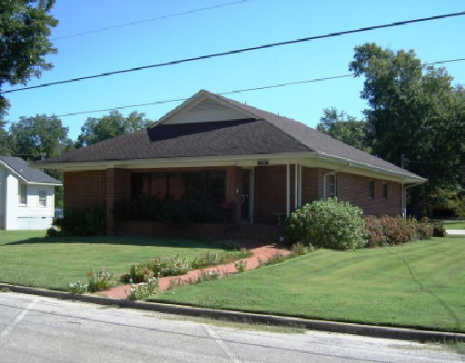 1106 3rd Ave, West Point, GA 31833 photo 1