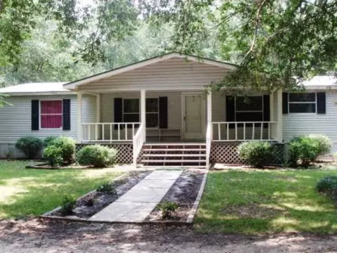 284 Sierra Rd, Jesup, GA 31545 photo 2