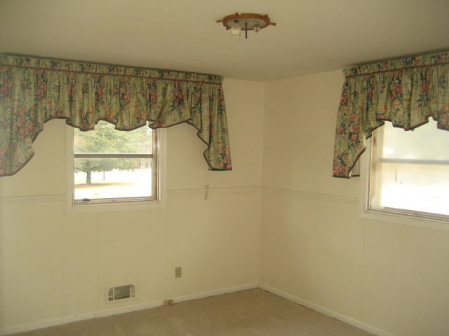 6120 Phillips Dr, Morrow, GA 30260 photo 11