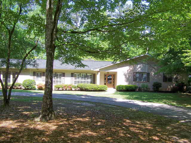 210 Thomas Dr, Lagrange, GA 30240 photo 1