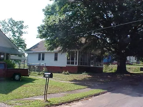 809 S 6th Ave, Lanett, AL 36863 photo 1