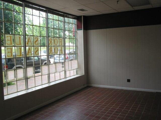 109 E Main St, Buford, GA 30518 photo 2
