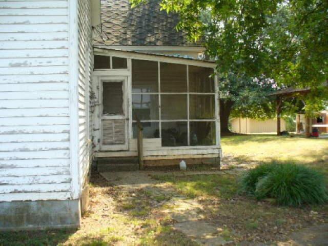 175 Gainesville St, Carnesville, GA 30521 photo 3