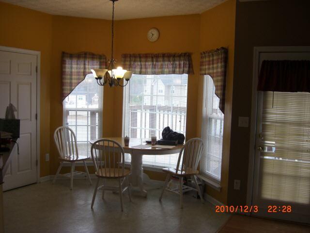 5698 Jubilant Dr, Rex, GA 30273 photo 4