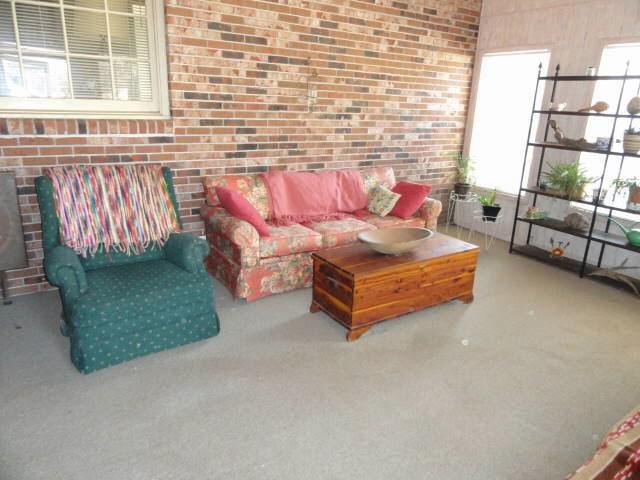 260 E Broad St, Winder, GA 30680 photo 8