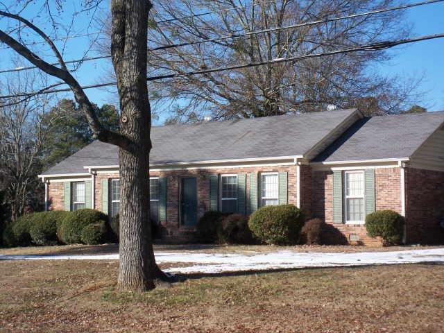 260 E Broad St, Winder, GA 30680 photo 1