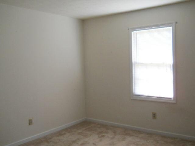 153 Hawthorne Cir, Lagrange, GA 30240 photo 8