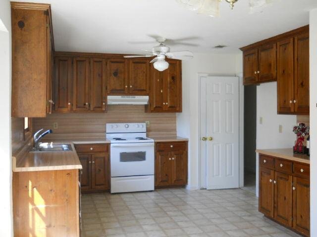 153 Hawthorne Cir, Lagrange, GA 30240 photo 4