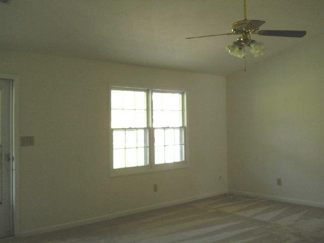 153 Hawthorne Cir, Lagrange, GA 30240 photo 3