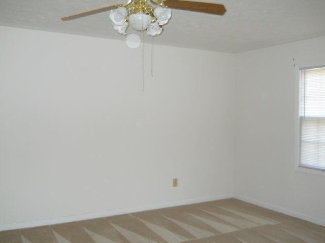 153 Hawthorne Cir, Lagrange, GA 30240 photo 10
