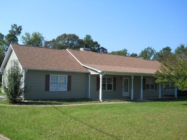 153 Hawthorne Cir, Lagrange, GA 30240 photo 1