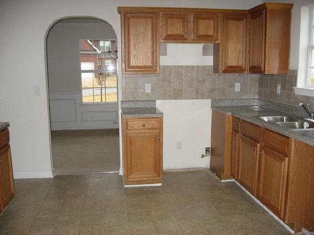 360 Othello Dr, Hampton, GA 30228 photo 4