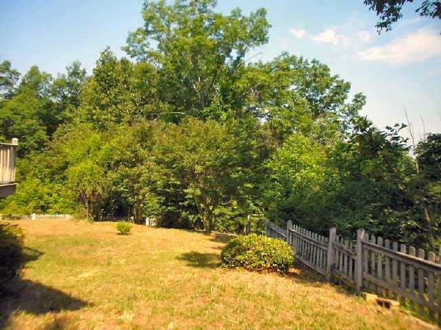 591 Crescent Dr, Toccoa, GA 30577 photo 9