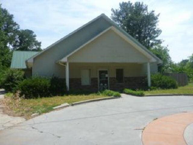 121 E Belmont Dr, Calhoun, GA 30701 photo 1