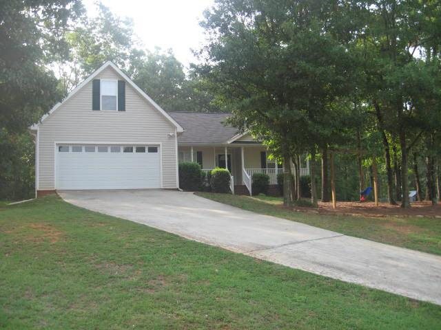 220 Hannah Dr, Colbert, GA 30628 photo 2